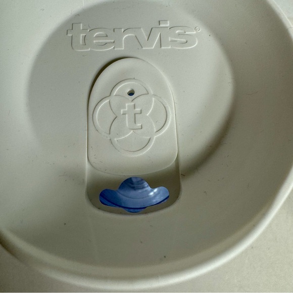 NWT. Disney Tervis Tumbler. 2024 runDisney springtime surprise high quality cup - Picture 7 of 12